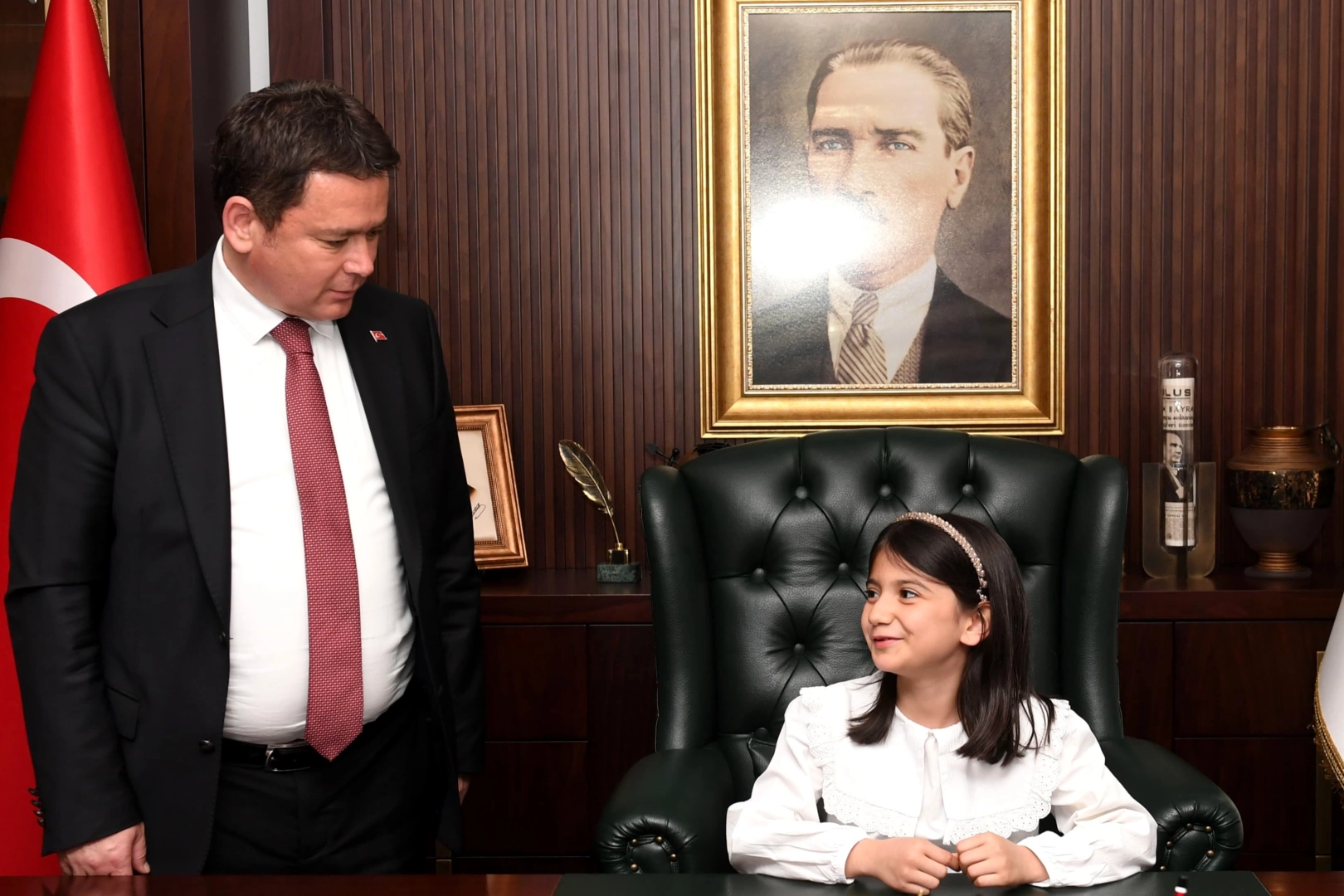 Bursa Osmangazi'de geleceğin başkanları koltuğa oturdu 