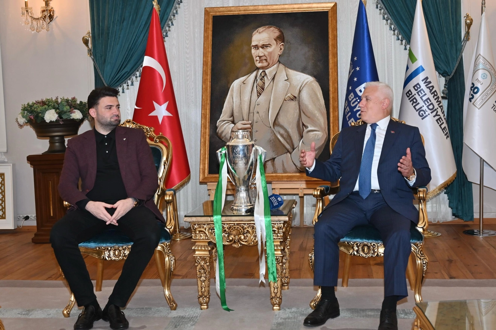 Bursaspor Başkanı Enes Çelik’ten Başkan Bozbey’e teşekkür ziyareti 