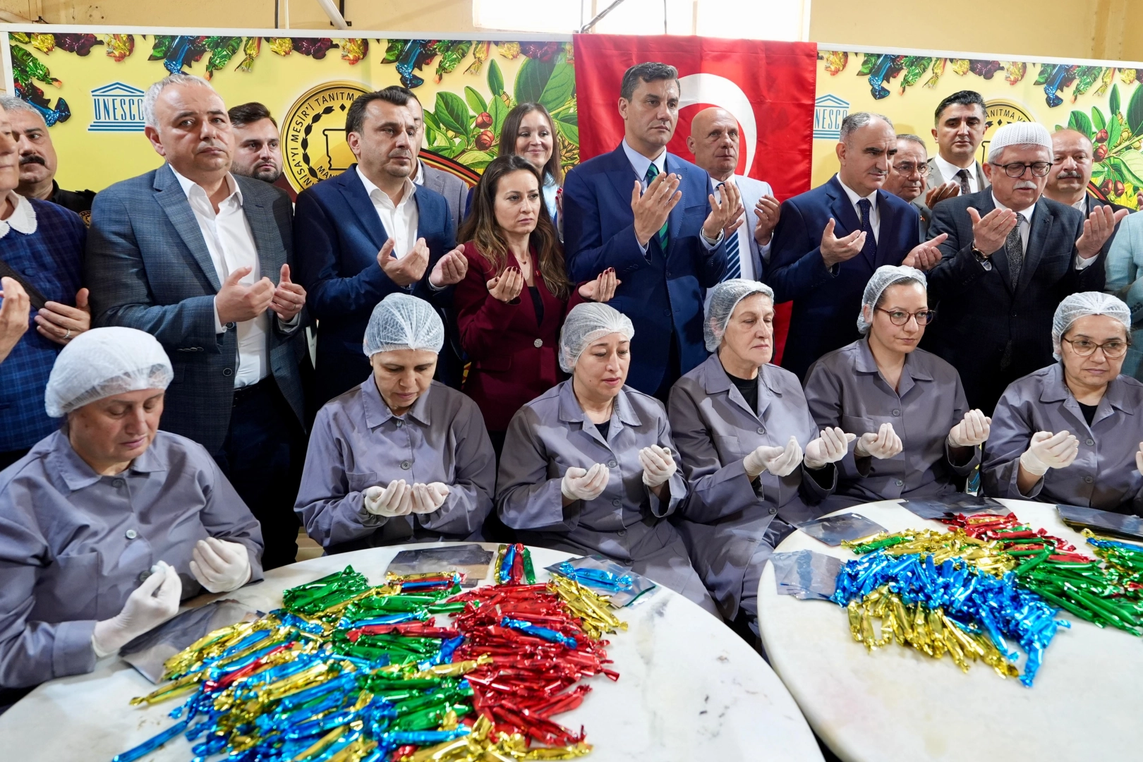 Manisa'da saçılacak 8 ton mesir macunun duası yapıldı 