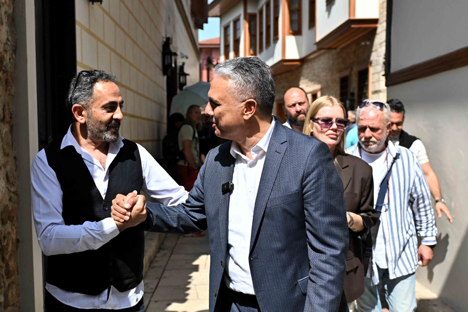 Başkan Uysal, Kaleiçi esnafıyla bir araya geldi 