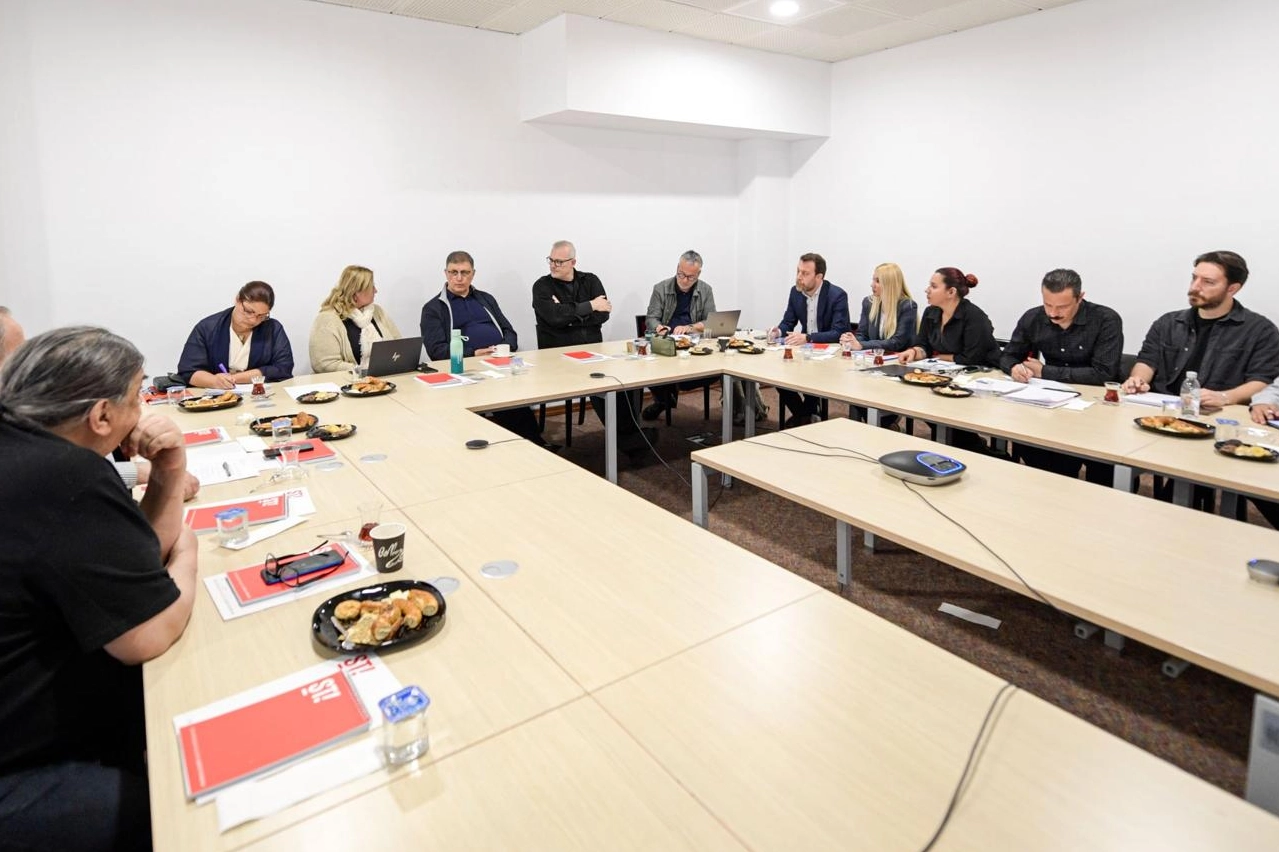 İzmir'de Şehir Tiyatroları Danışma Kurulu toplandı 