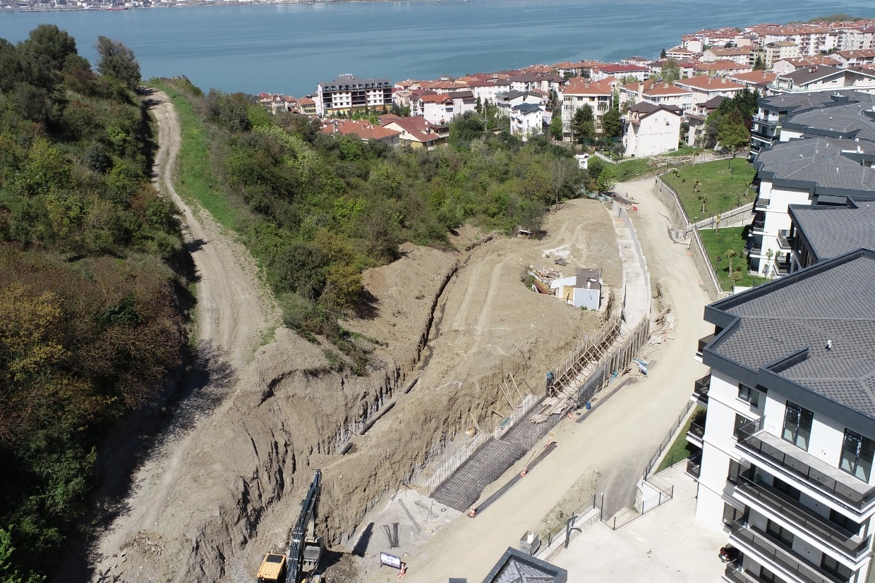 Kocaeli Gölcük Kurban Deresi’nde taşkın riskine son 