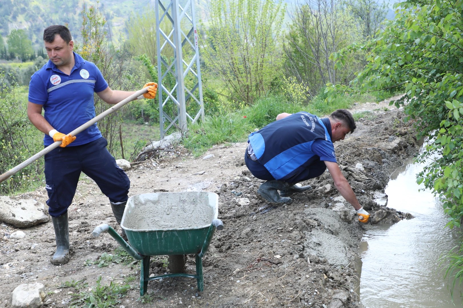 Muğla'da sulama kanalları temizleniyor 