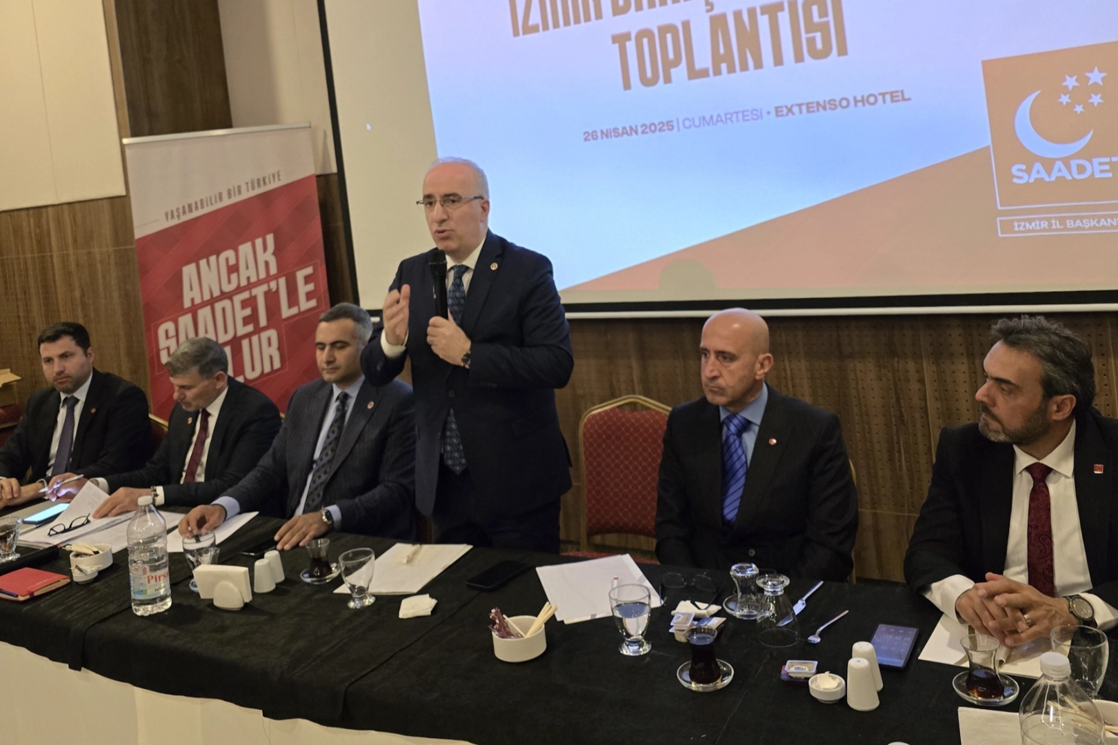 Saadet İzmir, danışma kurulu toplantısı düzenledi 