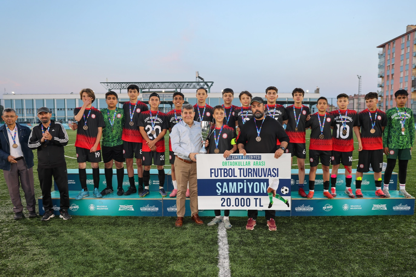 Konya Selçuklu'da ortaokulların futbol heyecanı 