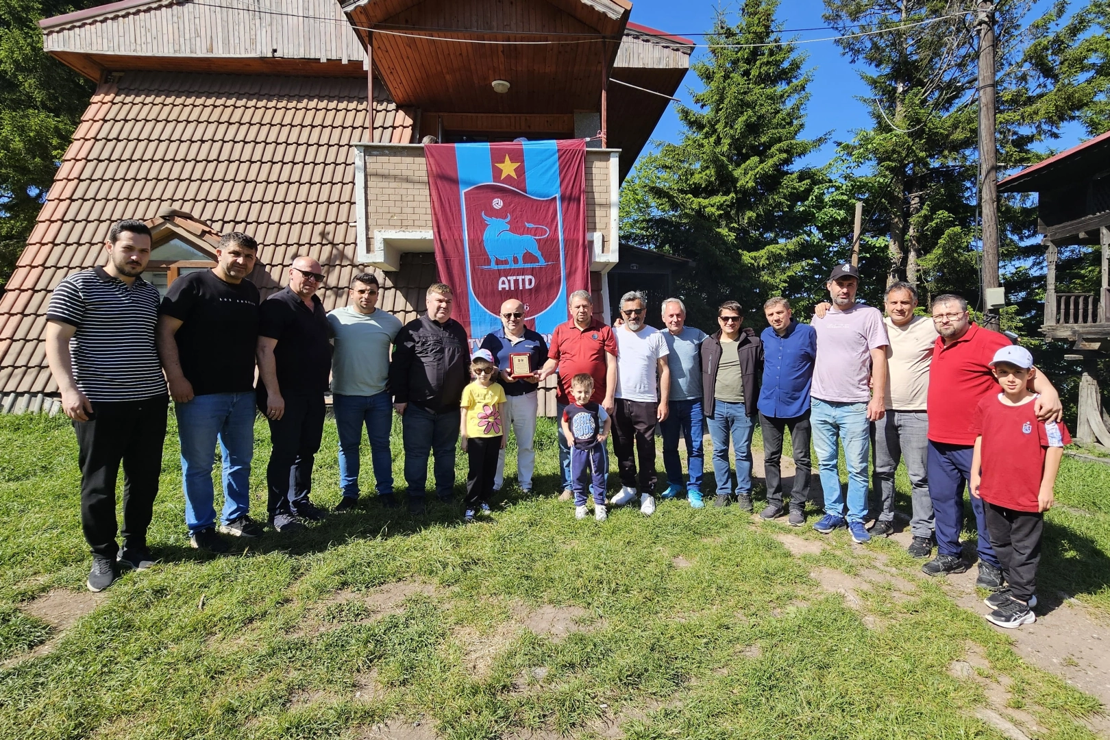 Artvin Trabzonspor sevdalıları Kafkasör Yaylası'nda buluştu 