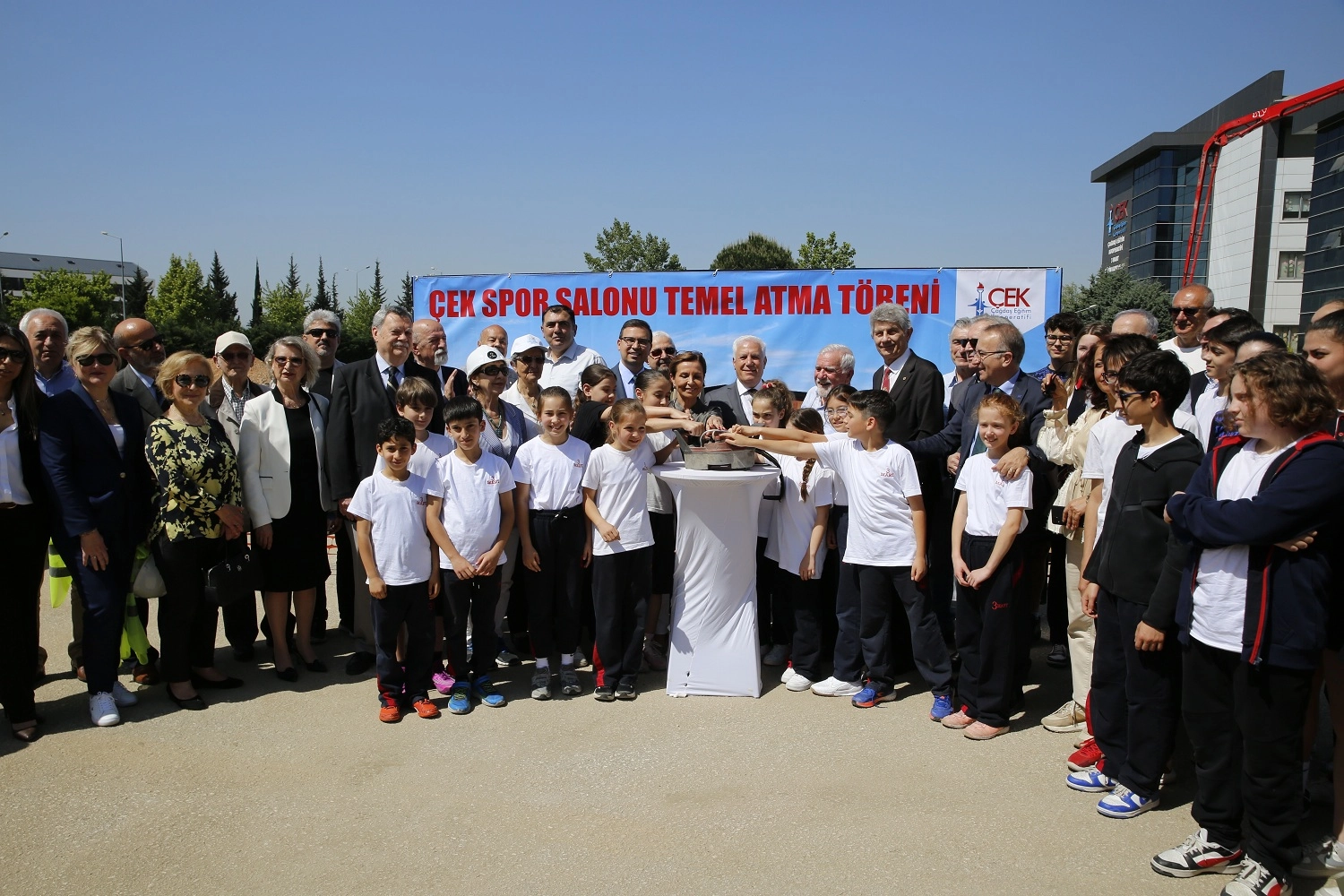 ÇEK Spor Salonu'na ilk harç törenle atıldı 