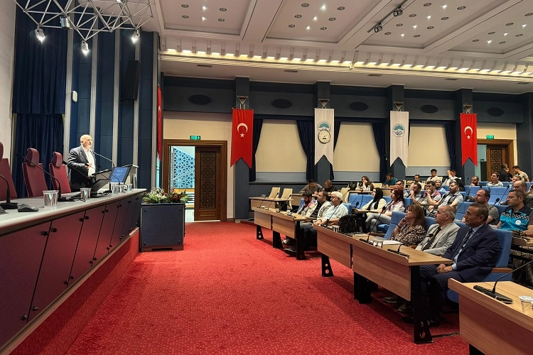 Kayseri Büyükşehir'den vektör zararlılarına ilişkin seminer 
