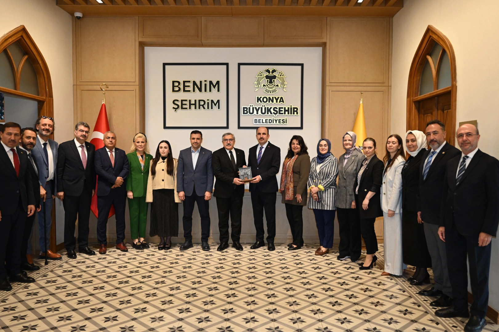 Ak Parti Genel Başkan Yardımcısı Yayman Başkan Altay’ı ziyaret etti 