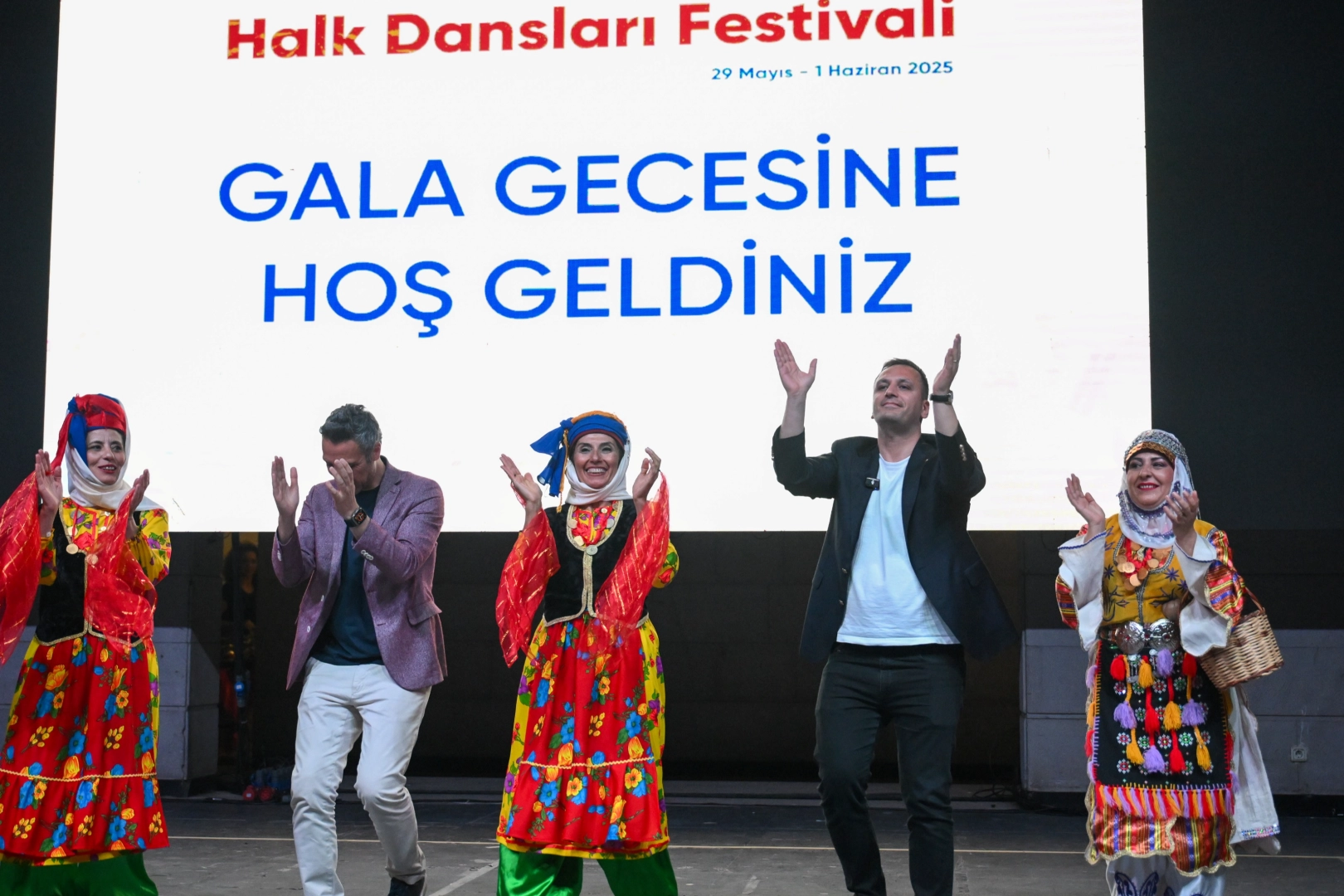 İzmir Bornova’da halayla biten festival 