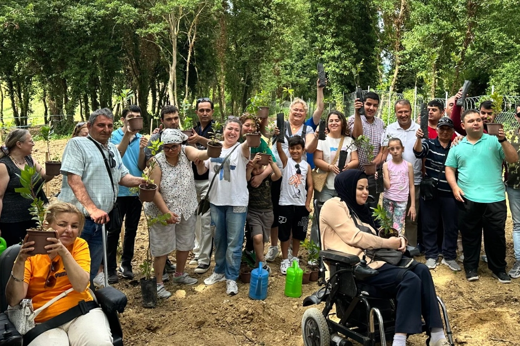 Kocaeli'de engelsiz gelecek için fidanlar umutla yeşeriyor 