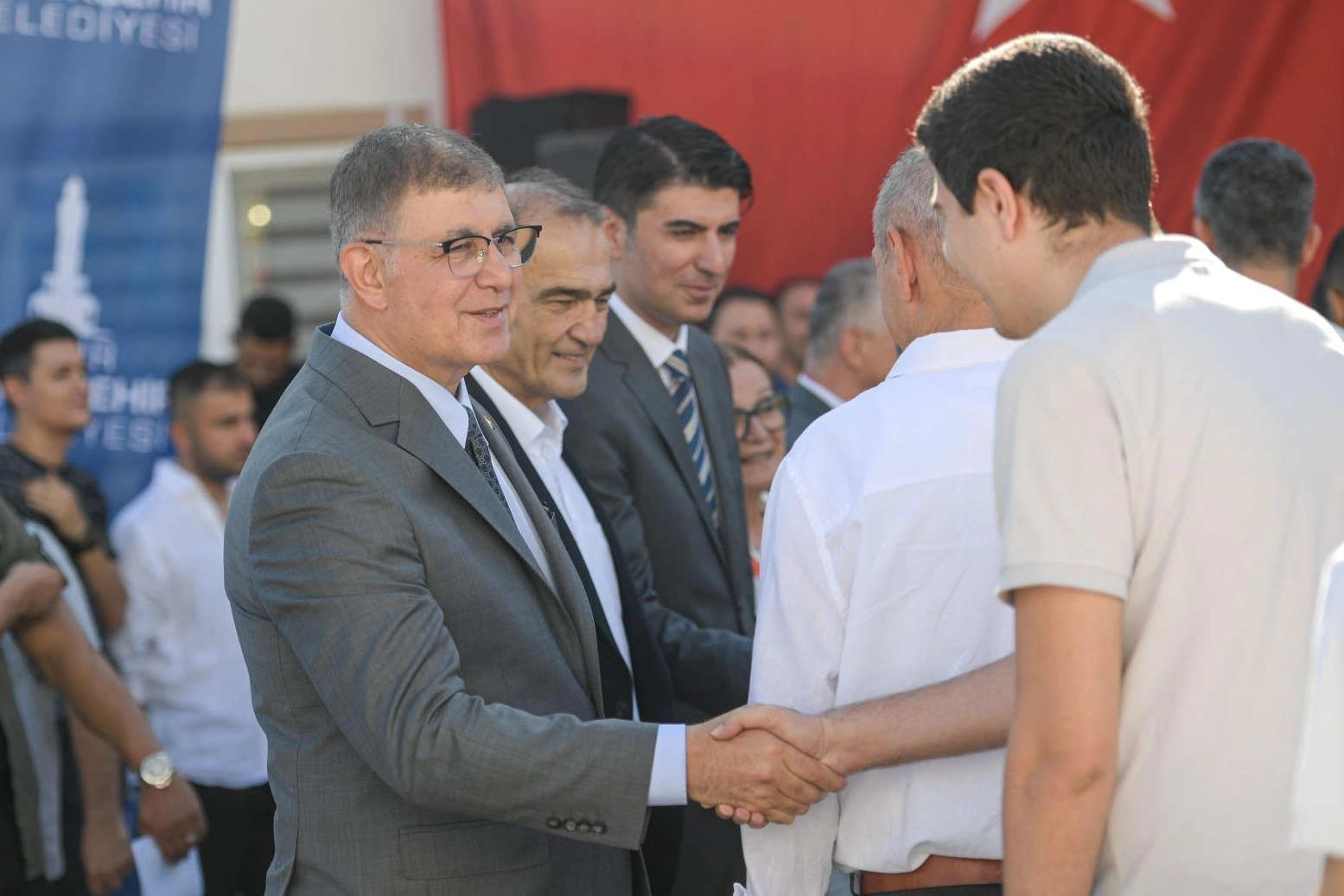 Başkan Tugay İZSU çalışanlarıyla bayramlaştı 