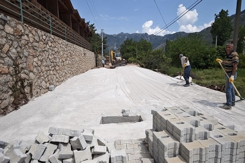 Muğla Büyükşehir’in yol yatırımları hız kesmiyor 