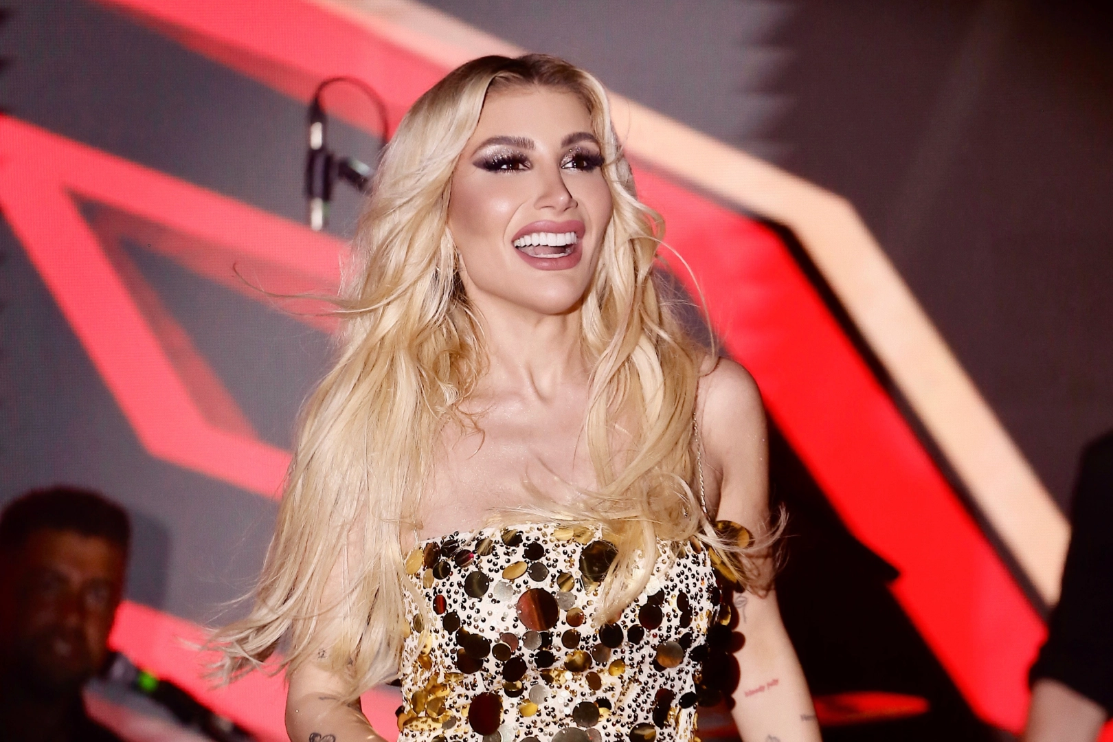 İrem Derici Alaçatı'yı salladı 