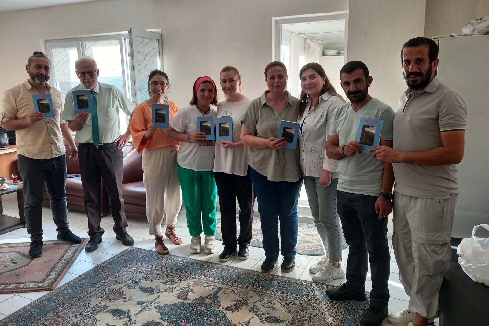 Bursa'da şiir, tiyatro ve dayanışma... Nihal Cevher’den SMA’lı bebek için anlamlı adım 