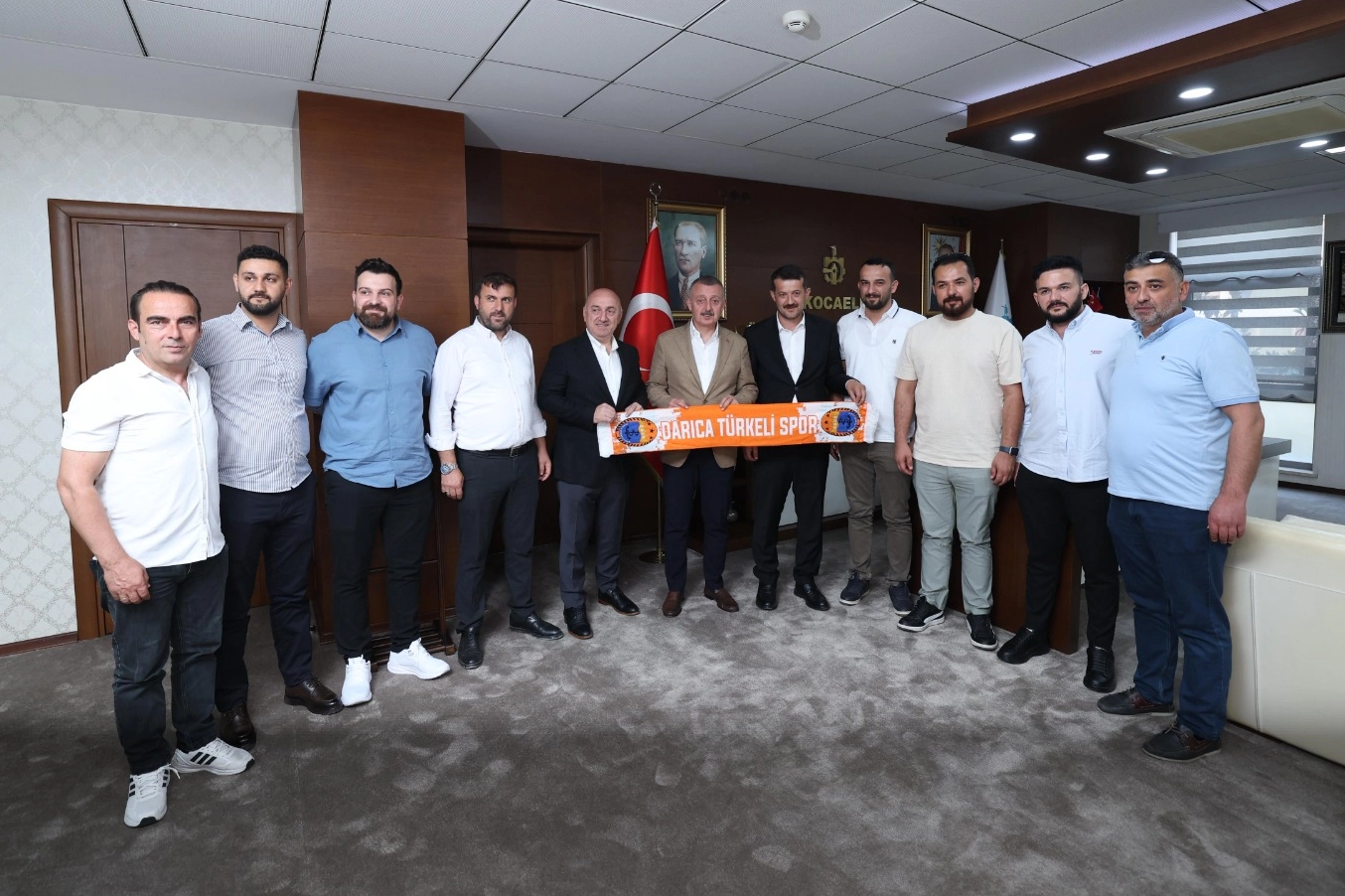 Başkan Büyükakın şampiyon sporcuları ağırladı 
