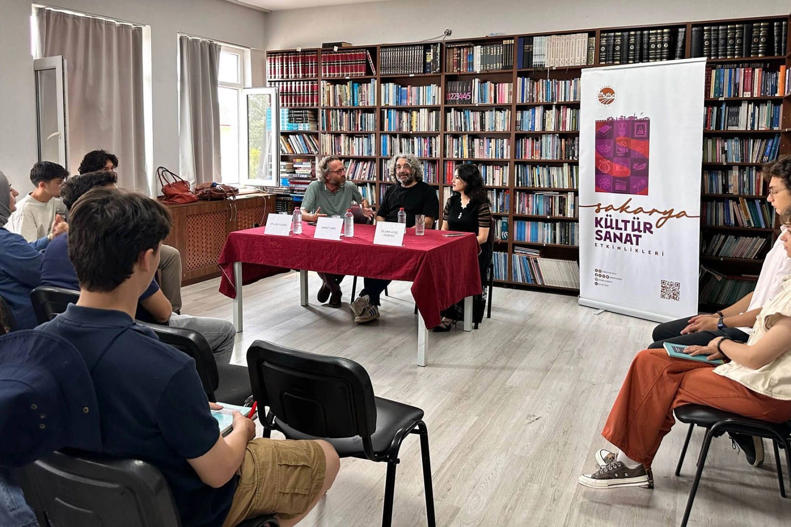 Şairler Sakarya'da öğrencilerle buluştu 