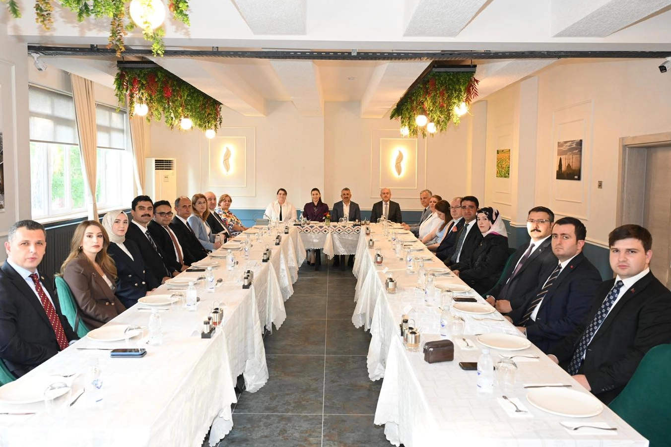 Edirne Valisi’nden tayini çıkan Kaymakamlara veda 