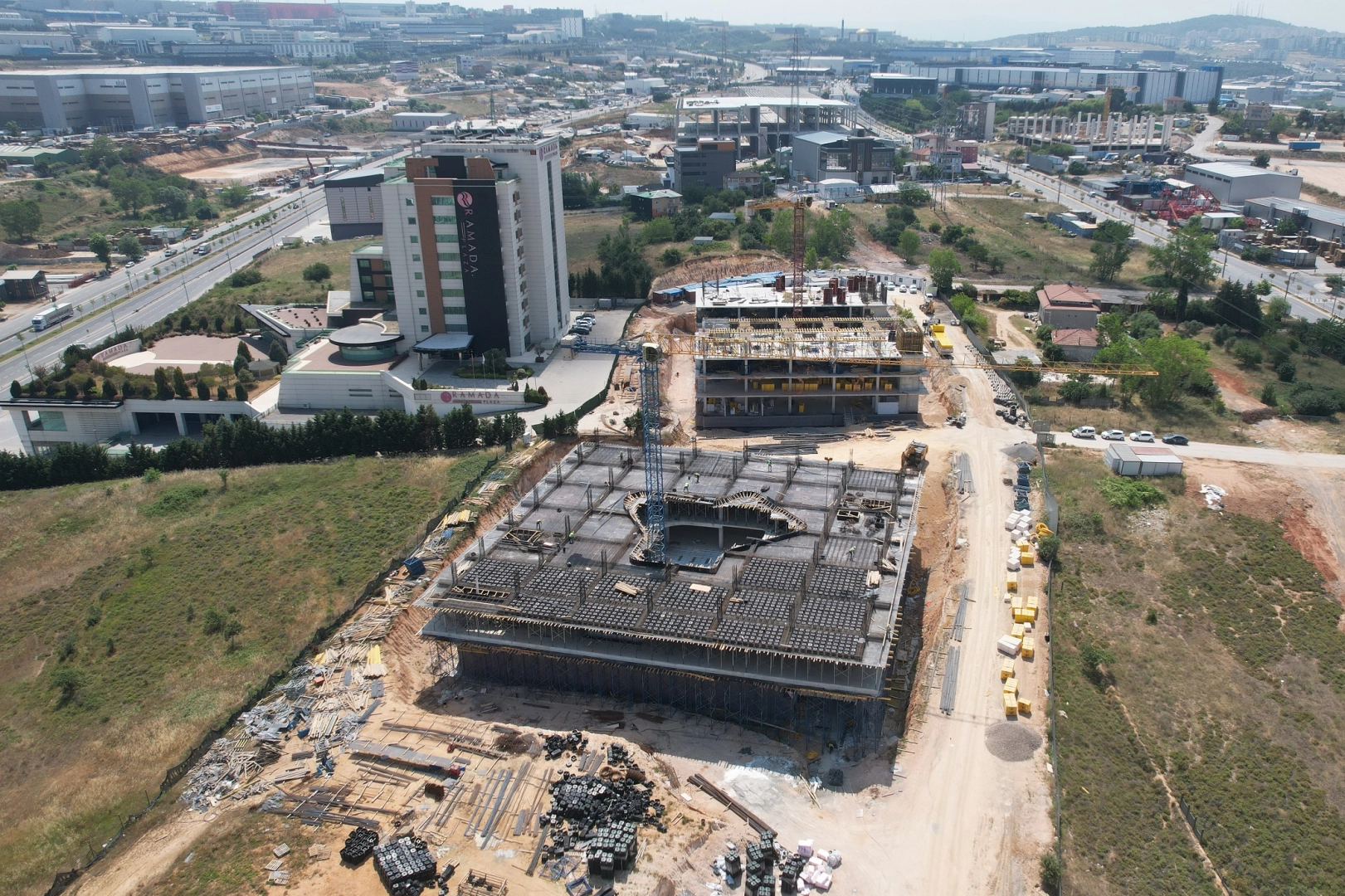 Çayırova Spor Lisesi’nde çalışmalar tüm hızıyla sürüyor 