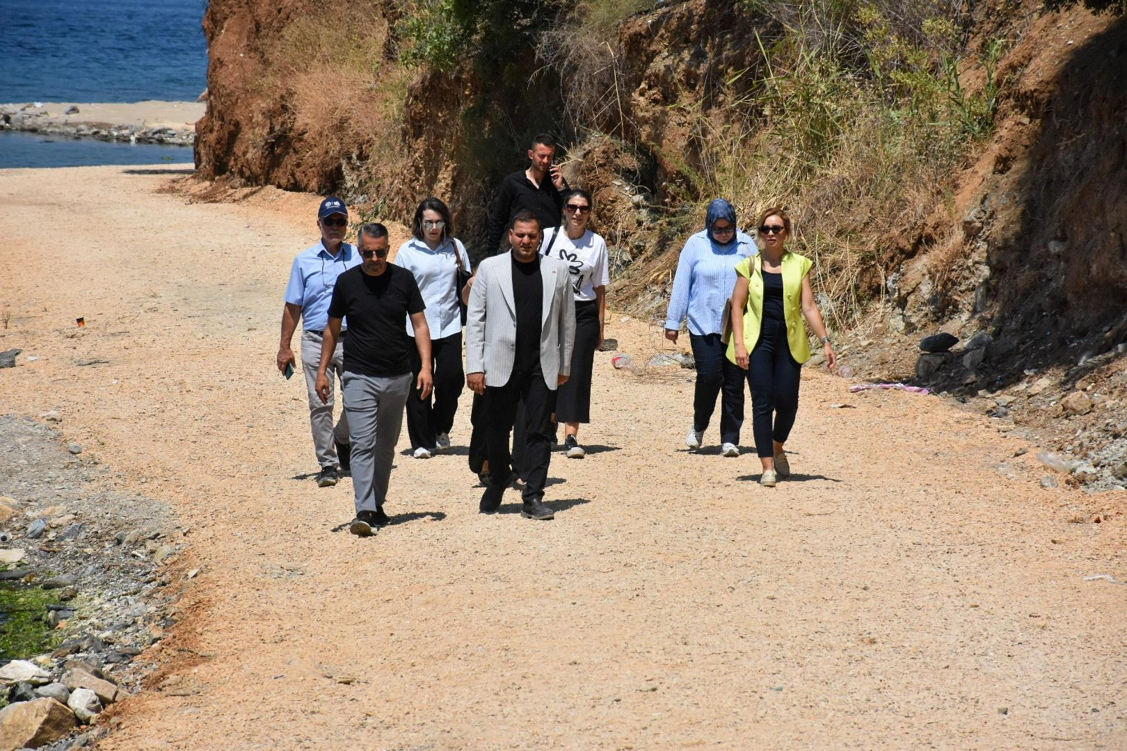 Bursa Gemlik’te yeni sahil yolu için altyapı hazırlığı 