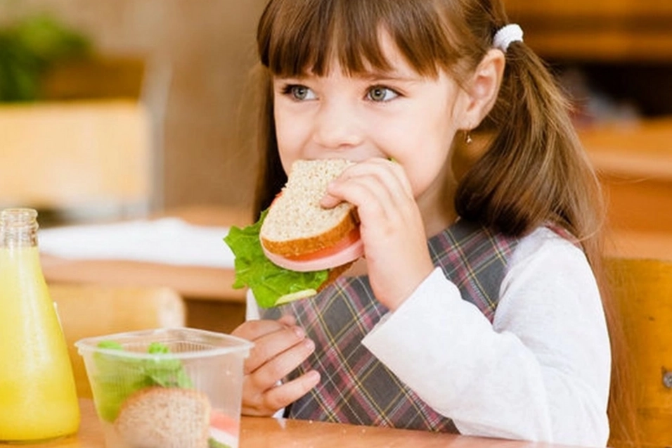 Çocukluk çağı obezitesi diş sağlığını tehdit ediyor 
