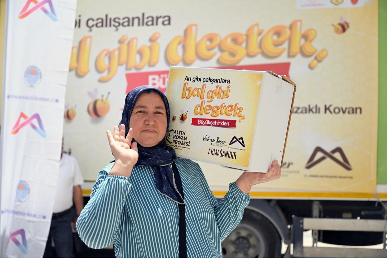 Mersin Büyükşehir’den arıcılara “Bal Gibi” destek 