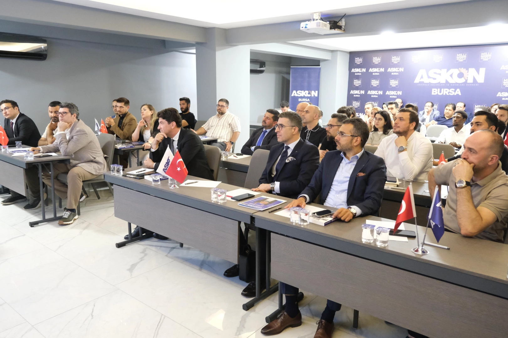 ASKON Bursa’da “Birleşerek Büyüme” modeli konuşuldu 