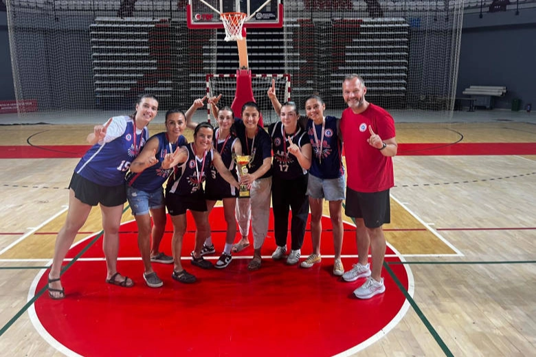 Antalya Büyükşehir Basketbol Yerel Lig'de şampiyon oldu 