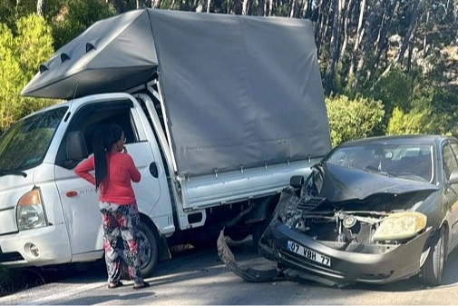 Antalya Kumluca’da feci kaza: 1 ölü, 1 yaralı 