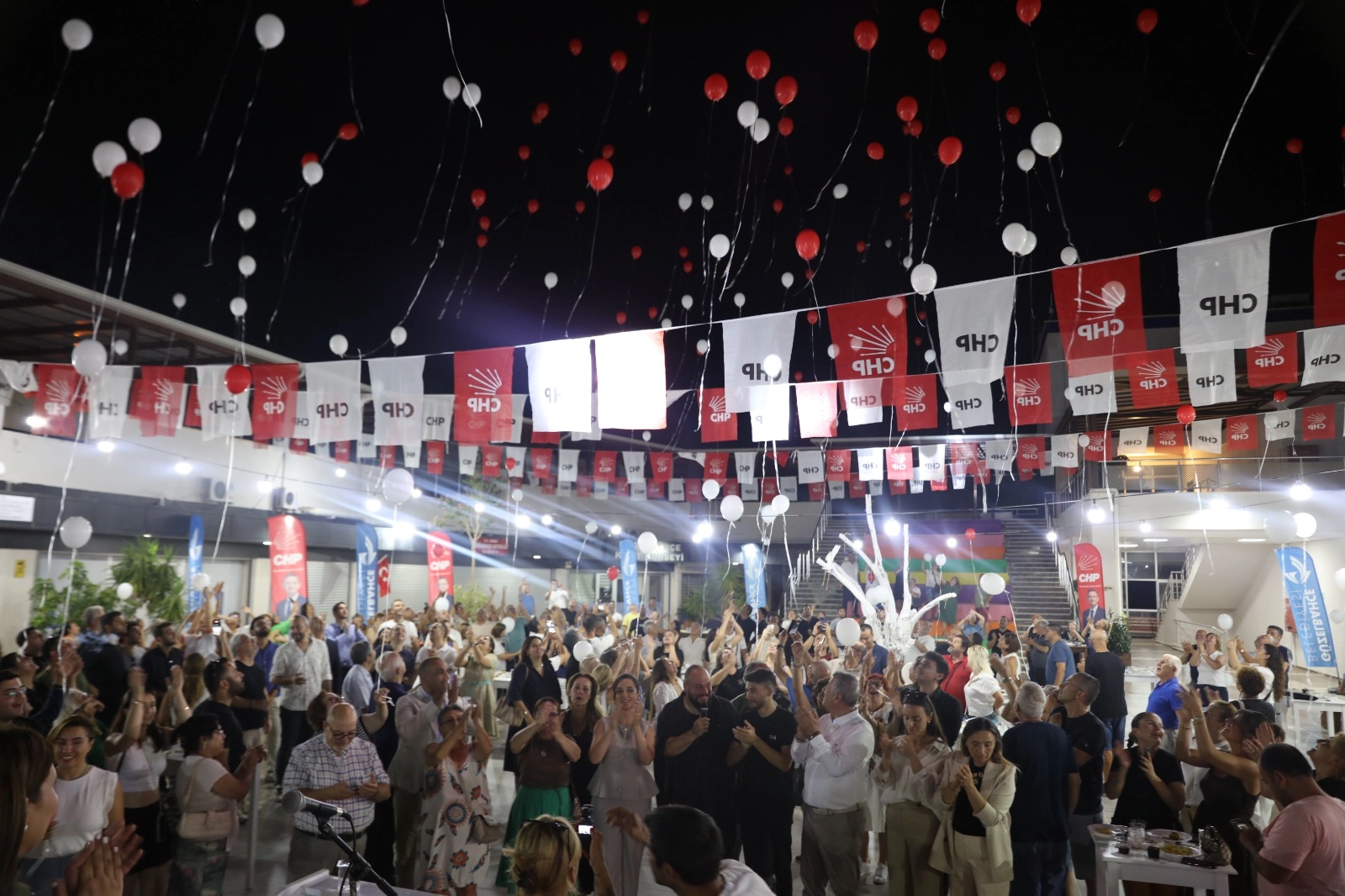 İzmir Güzelbahçe’de CHP'den emekçilere vefa 