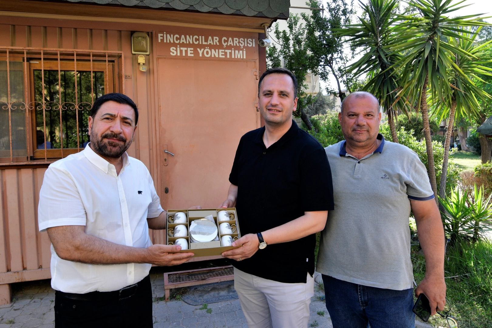 İzmir'de Fincancılar Çarşısı’nda dayanışma mesajı 