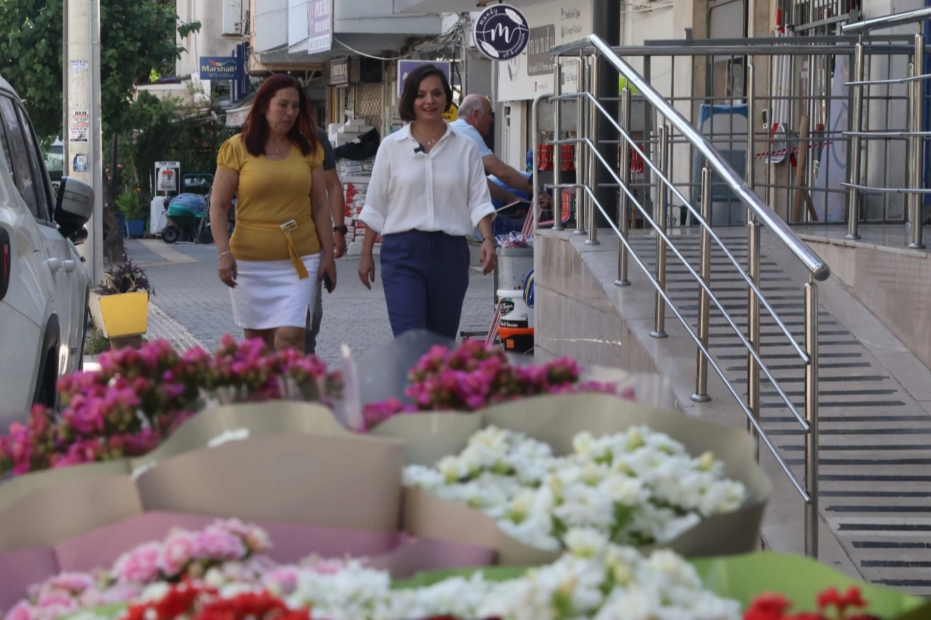 Karabağlar'da Başkan Kınay'dan sorunlara yerinde çözüm 