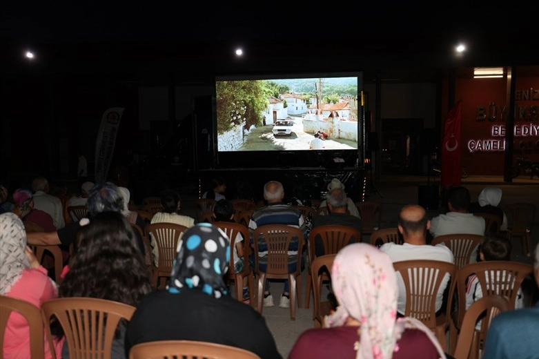 Denizli Çameli’de sinema ve türkü dolu yaz akşamı 