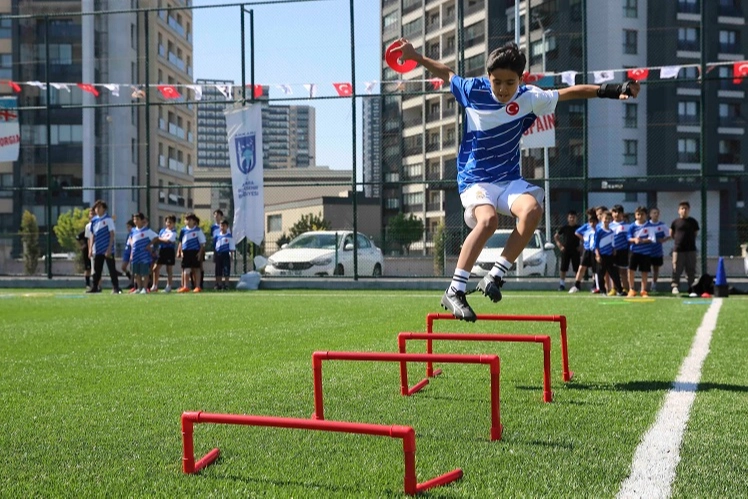 ABB'den çocuklara ücretsiz futbol yaz kursu 