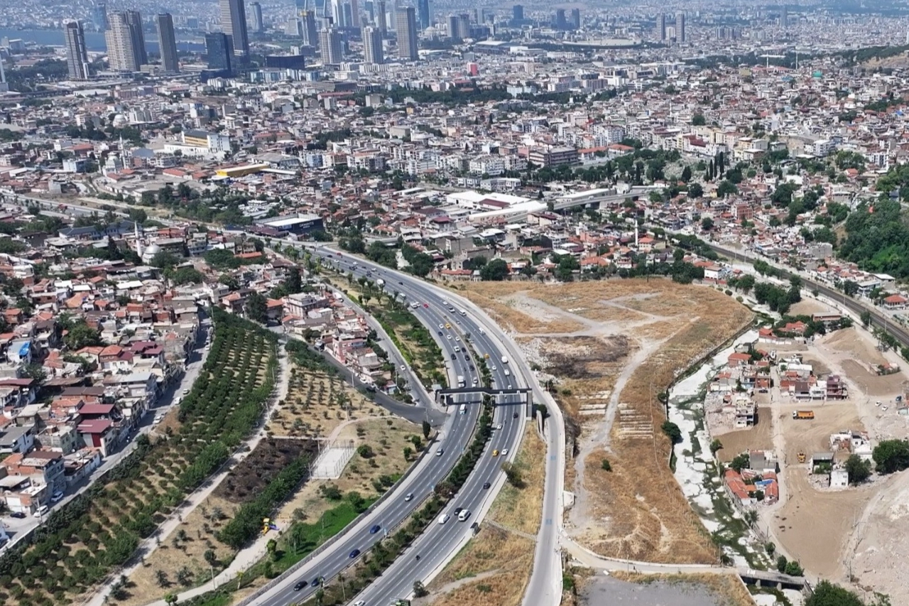 İzmir Büyükşehir Belediyesi’nden 77 bin metrekarelik rekreasyon alanı hamlesi 