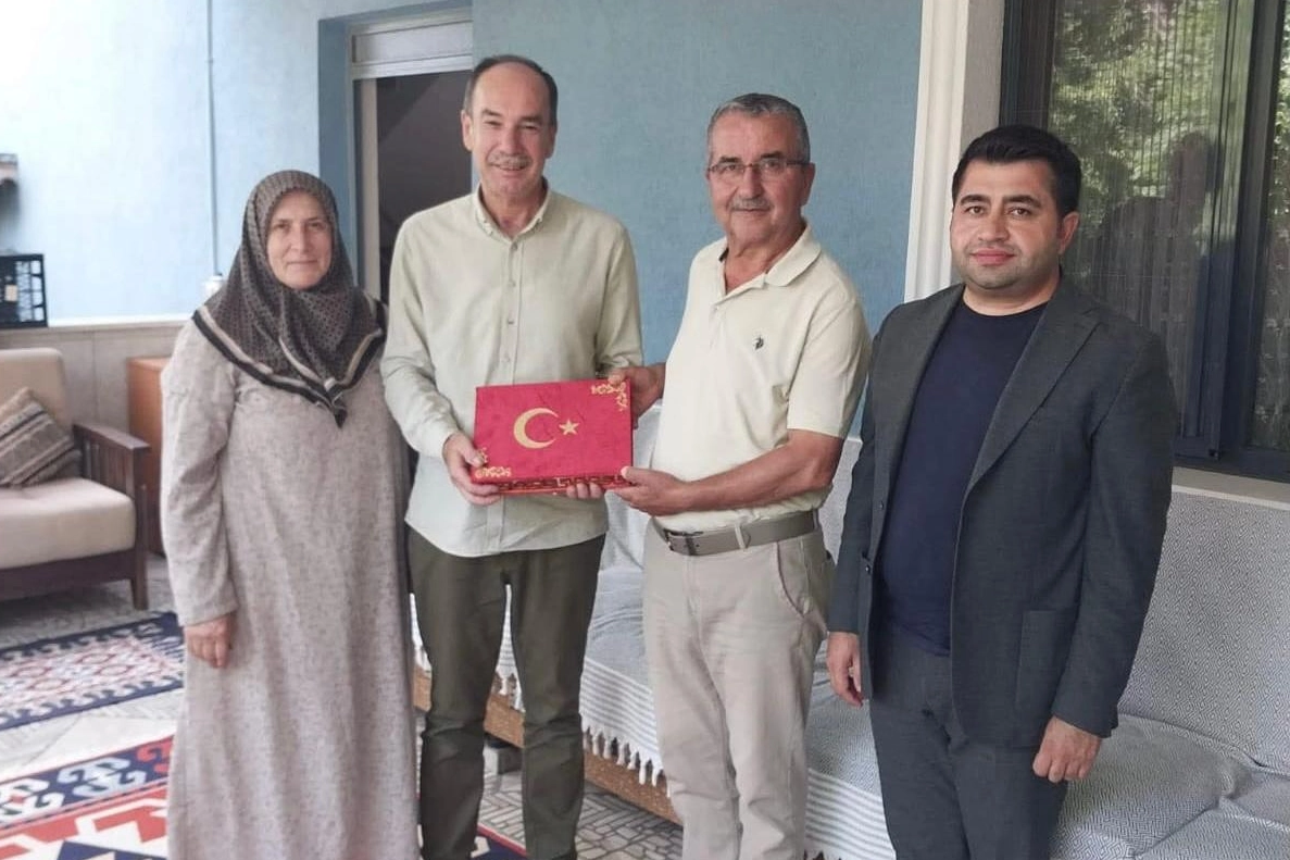 İzmit Belediyesi'nden hacı muhtarlara ziyaret 