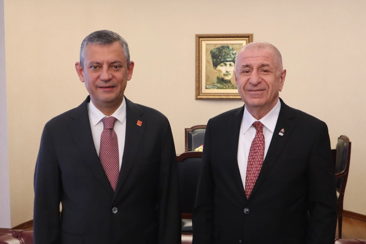 Ümit Özdağ’dan CHP’ye dayanışma ziyareti 
