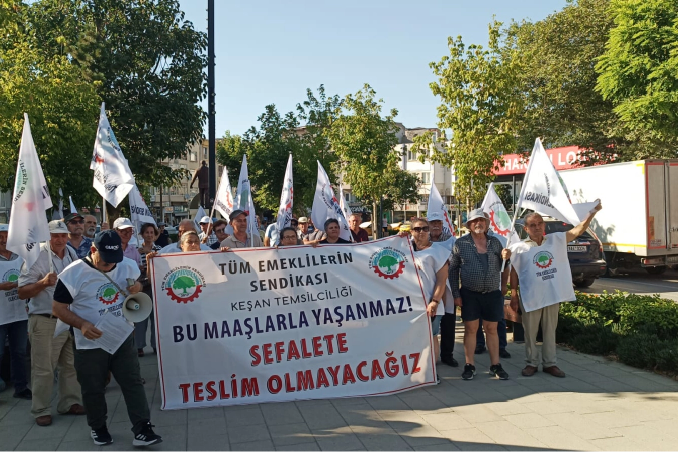 Edirne Keşan’da emeklilerden iktidara uyarı 