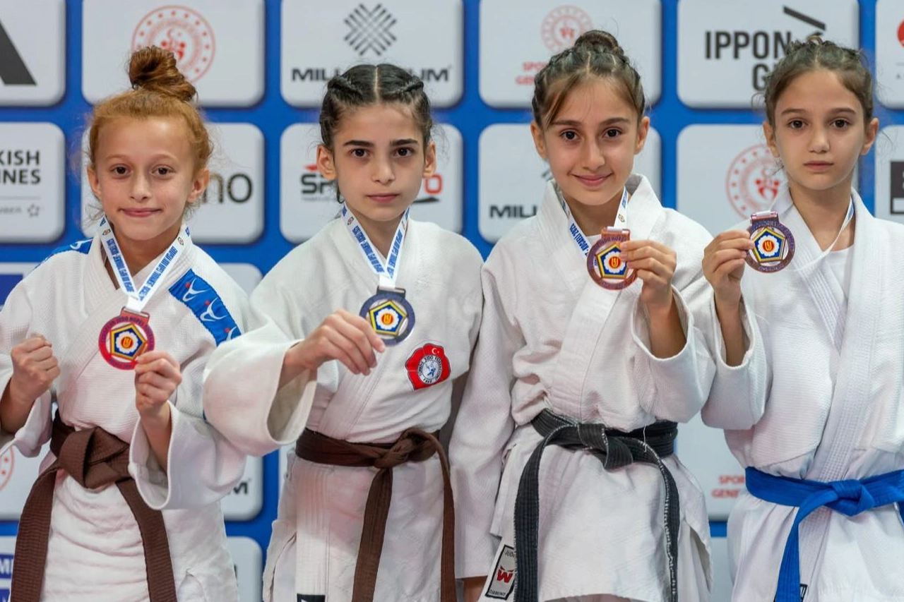Sakarya Büyükşehir sporcuları başarılarına devam ediyor 