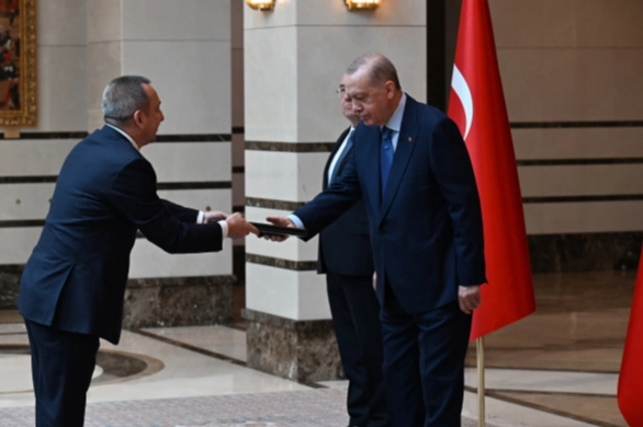 Büyükelçilerden Cumhurbaşkanı Erdoğan’a güven mektubu... Külliye'de diplomatik görüşmeler 