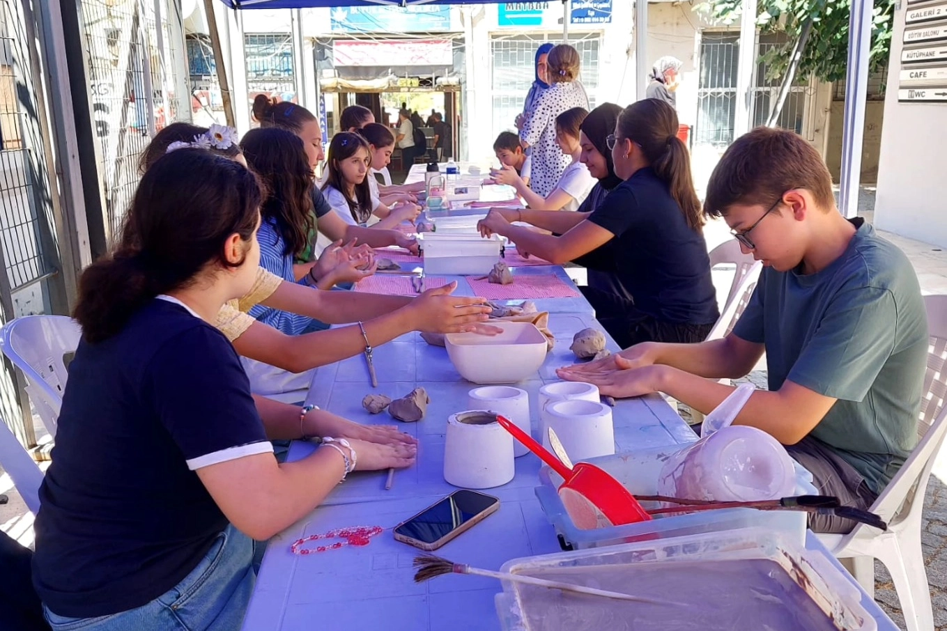 Gölcüklü çocuklar ve gençlerle sanat dolu 3 gün 