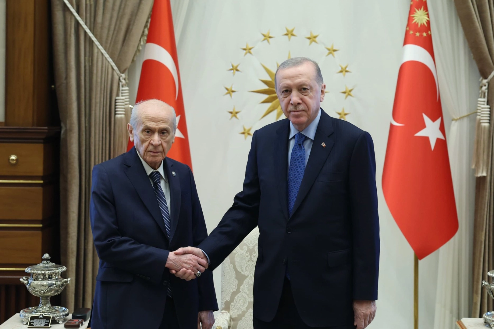 Cumhurbaşkanı Erdoğan, Bahçeli'yi Külliye’de kabul etti 