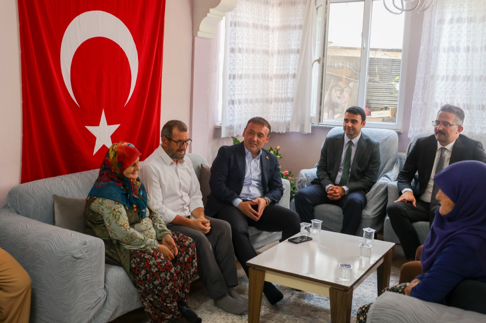 Vali Sözer'den Şehit Osman Er’in ailesine ziyaret 