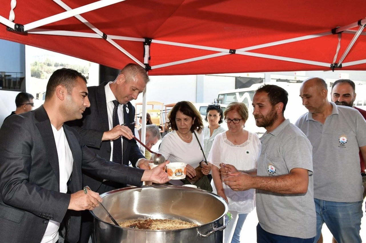 Çiğli Belediyesi Muharrem Ayı'nda aşure etkinliği düzenledi 