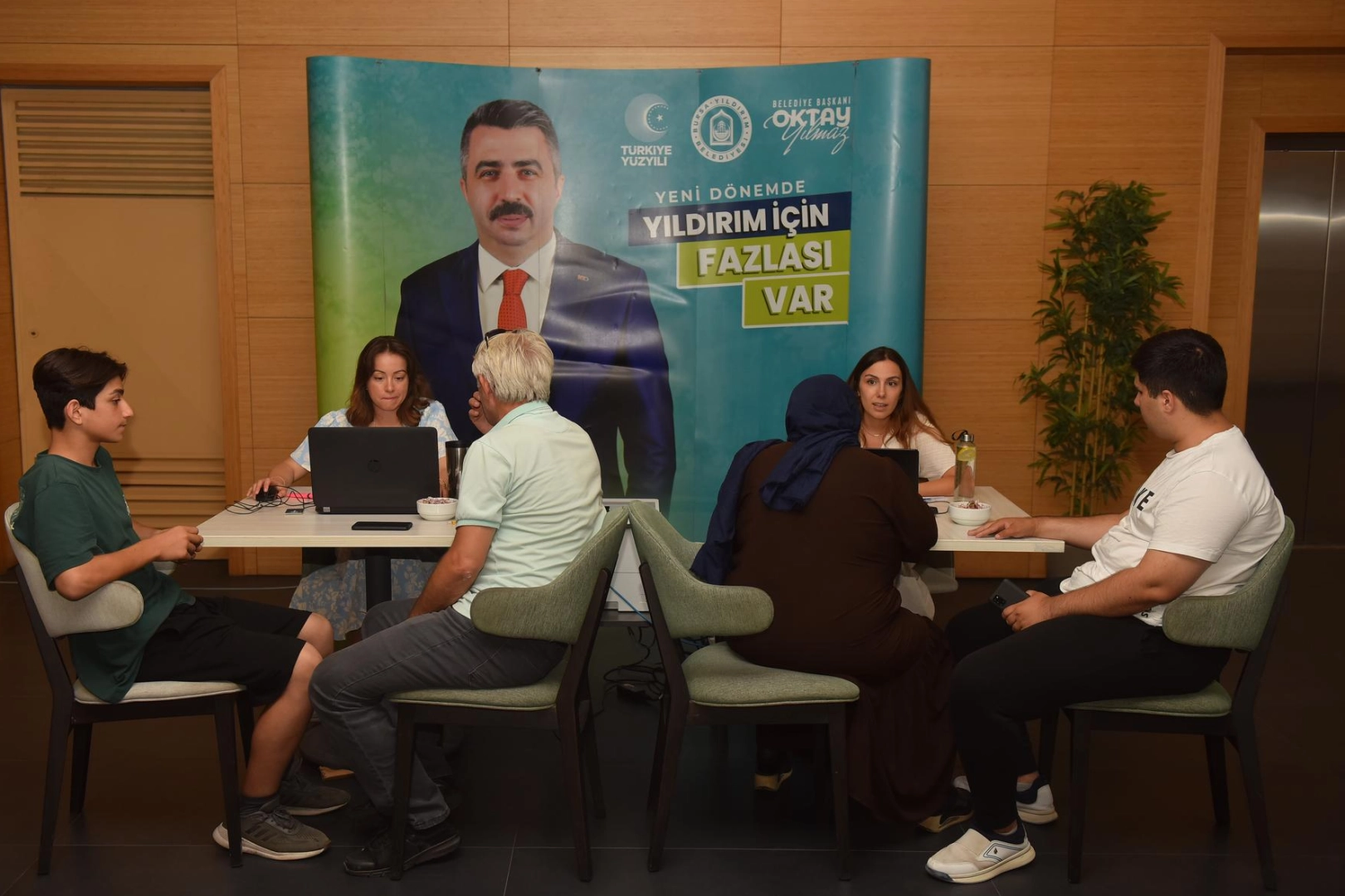 Bursa Yıldırım'da öğrenciler tercih desteği 