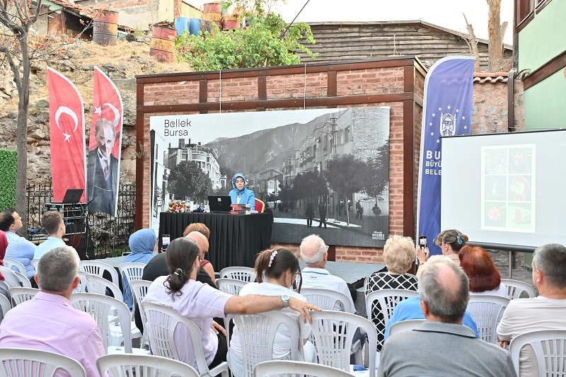 Bursa'da ‘Kent Tarihi Söyleşileri’nin son konuğu Ayşe Özkan emanet oldu 
