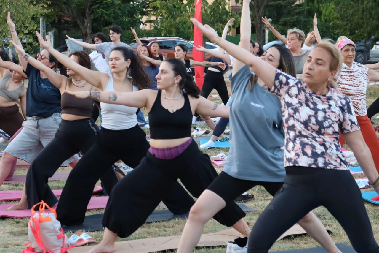 İzmitliler yoga etkinliğinde buluştu 