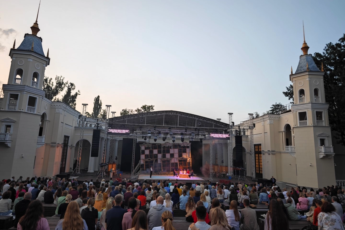 Kocaeli Şehir Tiyatroları dünya sahnesinde 