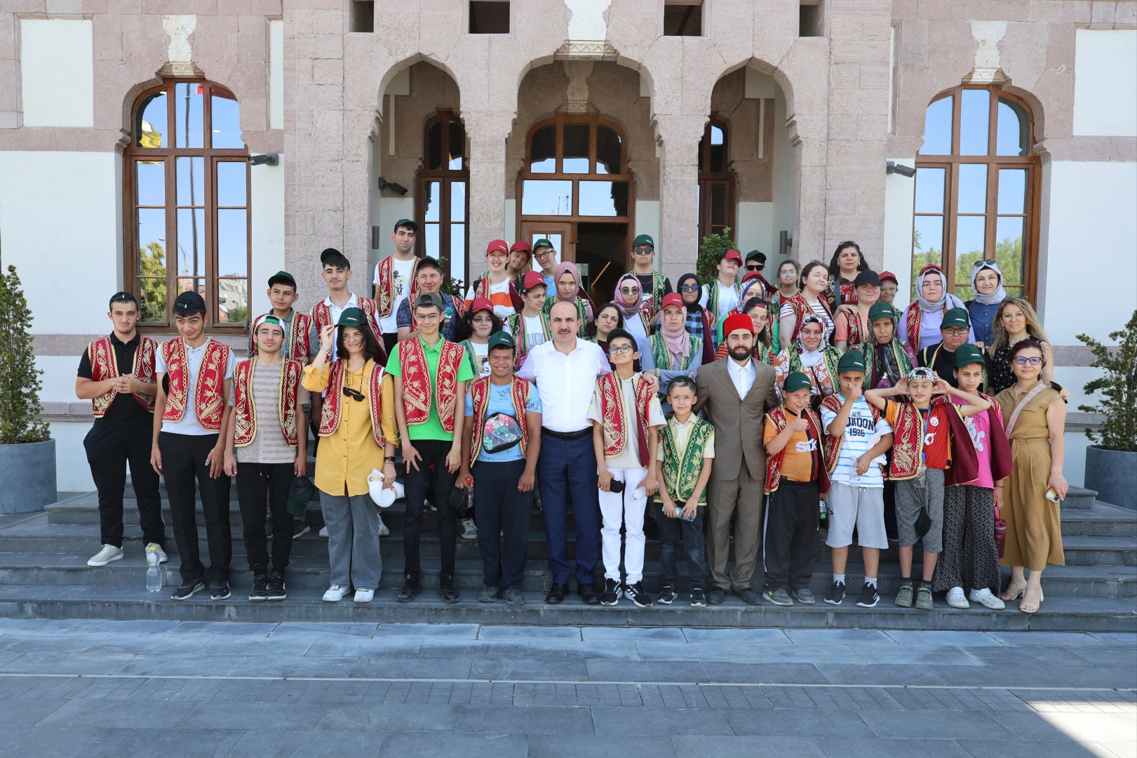 Konya’da özel gençler yaz okulu ile hem eğleniyor hem öğreniyor 