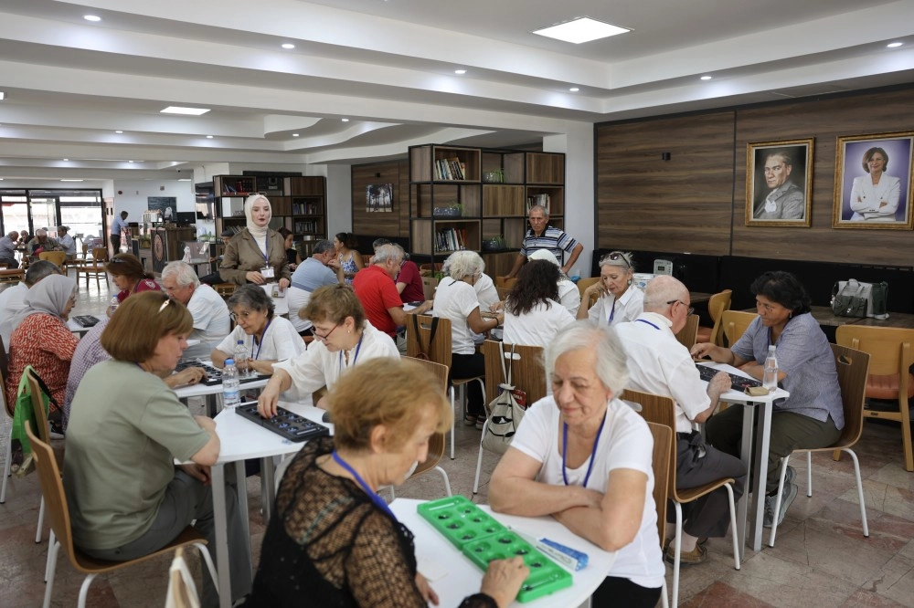 Eskişehir'de yaşlılara moral dopingi 